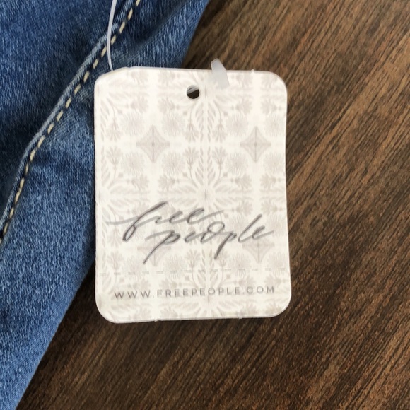 NWT Free People/We The Free Just Float On Flare Jeans in Jericho Blue - Picture 8 of 15